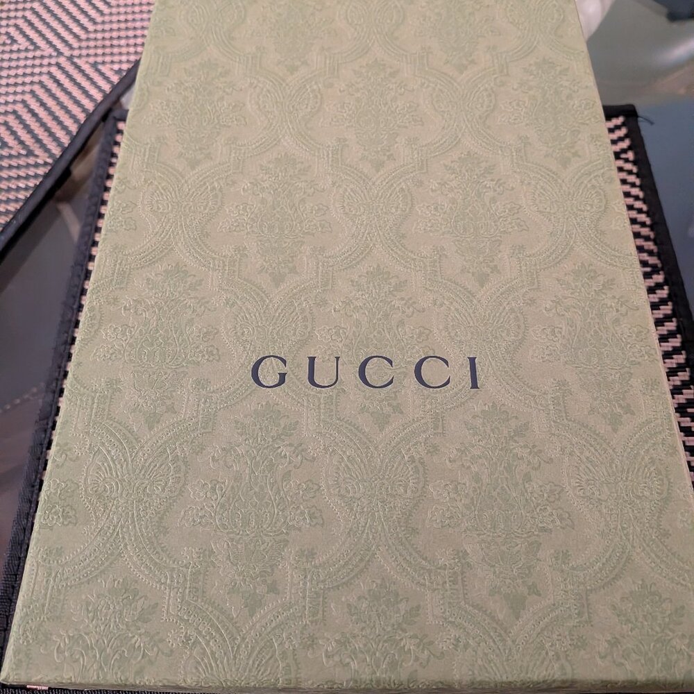 Gucci Shoe Box With Shoe Dust Covers